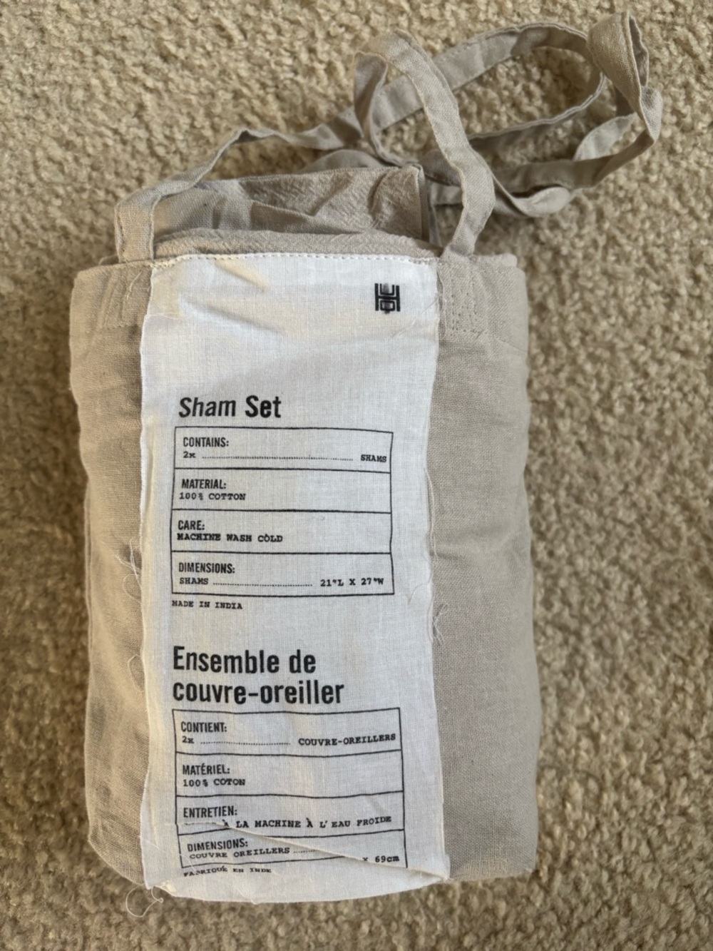 Urban Outfitters Tufted Dot Pillow Sham Set in Light Gray, Standard Size NEW - Picture 4 of 4